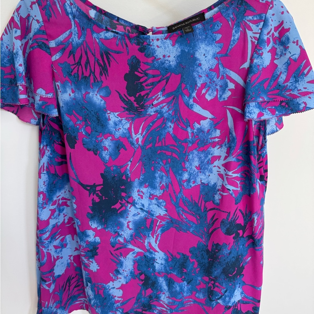 Banana Republic Pink and Blue Graphic Short Sleeve Blouse